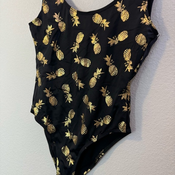 CITY STREET Black with Gold Metallic Pineapple Monogram One-piece Swimsuit - Picture 9 of 10